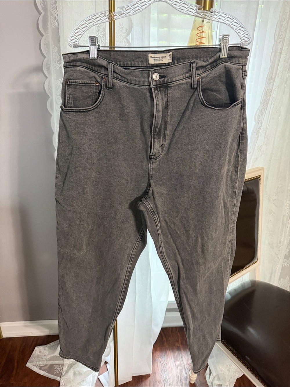 Abercrombie & Fitch Straight Leg Jeans in Washed Charcoal